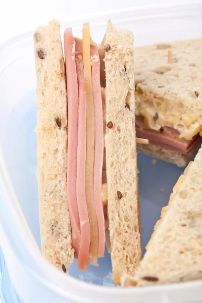 Smörgåsar med skinka och ost — Stockfoto