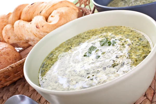 Sopa de crema de espinacas —  Fotos de Stock