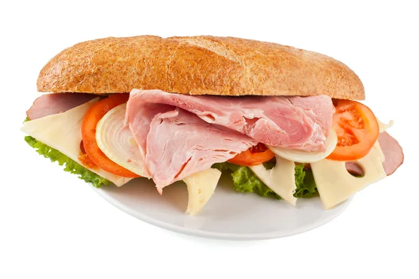 Sandwich mit Fleisch, Käse und Gemüse — Stockfoto