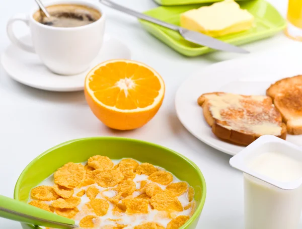 Nutritious breakfast meal with a bowl of cornflakes — Stock Photo, Image