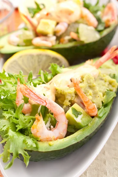 Prawn and avocado salad — Stock Photo, Image