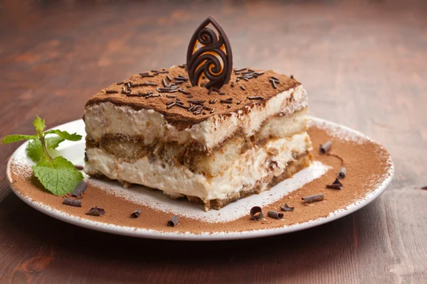 Del av italiensk dessert tiramissu — Stockfoto