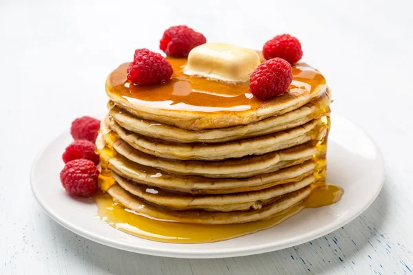 Pancake Amerika dengan Raspberry — Stok Foto