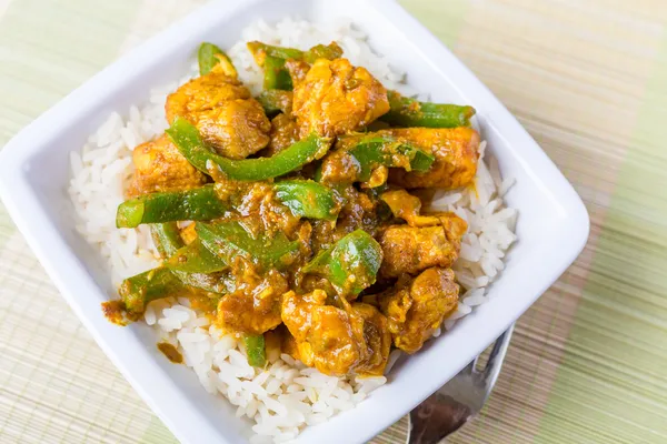 Jalfrezi de pollo - Curry indio o paquistaní —  Fotos de Stock