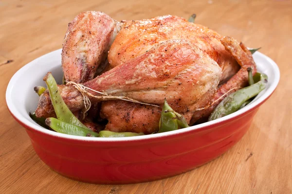 Roasted chicken with green beans — Stock Photo, Image