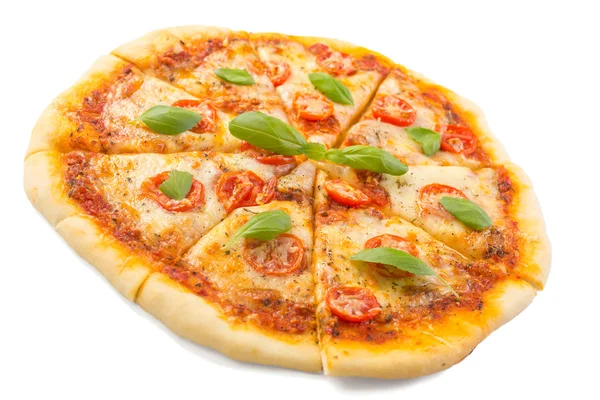 Gesneden margerita pizza — Stockfoto