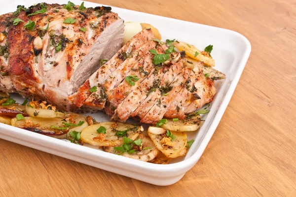 kemiksiz domuz loin kızartma otlu biber masajı ile