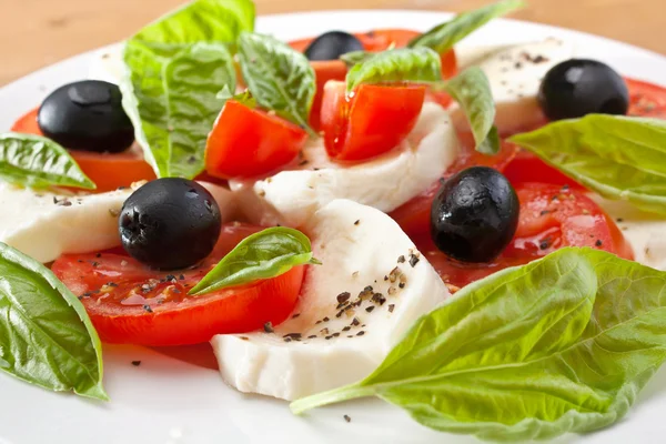 Classic caprese salad — Stock Photo, Image