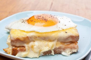 croque madame porsiyon