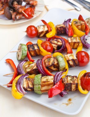 Hellim ve sebze kebap