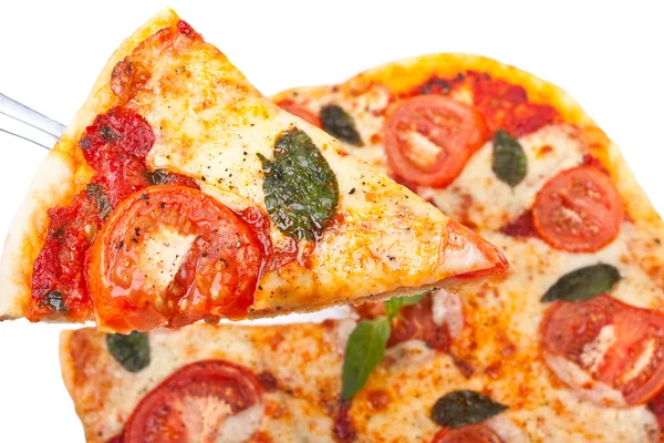 Een plak van pizza margerita — Stockfoto