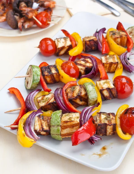 Halloumi och grönsaker kebab — Stockfoto