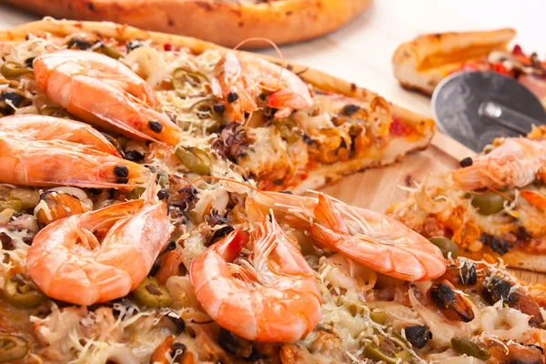 Pizza aux fruits de mer — Photo