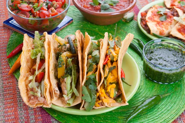 Traditional mexican food — Stock Photo, Image