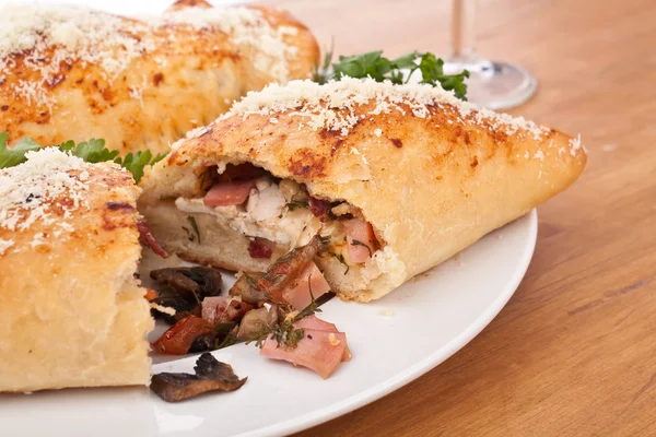 Calzone pizza — Zdjęcie stockowe