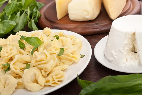 Peynirli tortellini — Stok fotoğraf