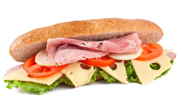 潜艇麸皮面包三明治配蔬菜 — 图库照片
