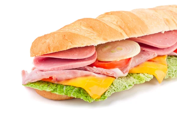 Metade de sanduíche de baguete de trigo branco longo — Fotografia de Stock
