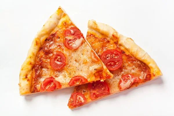 Segmenten van margarita pizza — Stockfoto