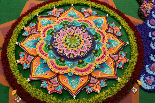 Hermosa Decoración Tradicional India Colorida Rangoli Para Celebración Diwali Deepavali —  Fotos de Stock