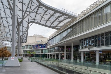 Kuala Lumpur, Malezya - 24 Ekim 2022: Pavilion Bukit Jalil 'in dış görünüşü, insanlar çevresindeki keşifleri görebilirler.