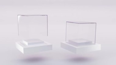 Beyaz stantta cam küp kutusu ve boş plastik podyumda açık kare vitrin. Sergi için gerçekçi model akrilik veya pleksiglas blok, gri arkaplanda izole edilmiş, 3d canlandırma