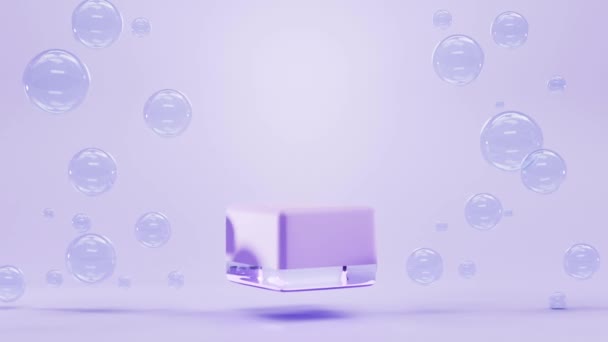 Animazione 3d, podio quadrato viola con bolle d'acqua su sfondo lavanda. Mockup galleggiante in vetro geometrico palcoscenico trasparente, piattaforma vuota con sfere di sapone o sfere liquide per il prodotto cosmetico display — Video Stock