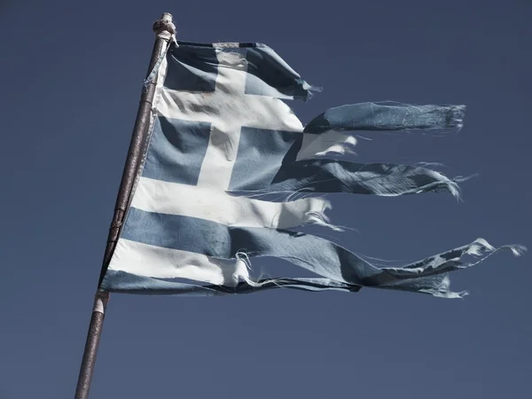 Yunanistan'ın yırtık bayrağı