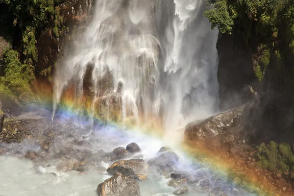 Cachoeira na região de Annapurna, Nepal . — Fotografia de Stock