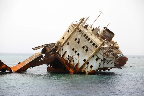 O naufrágio afundado. — Stockfoto