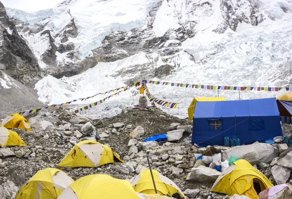 Namioty w everest base camp, Himalaje, nepal. — Zdjęcie stockowe