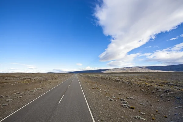 Eindeloze lege land snelweg, ruta 40. — Stockfoto