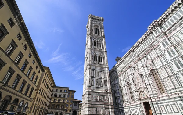 Firenze mimarisi ile mavi gök, İtalya. — Stok fotoğraf
