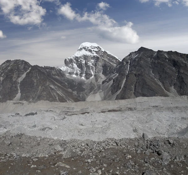 珠穆朗玛峰地区尼泊尔的美丽山景房 — 图库照片