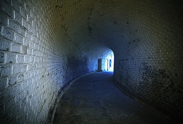 Antiguo túnel desolado — Foto de Stock