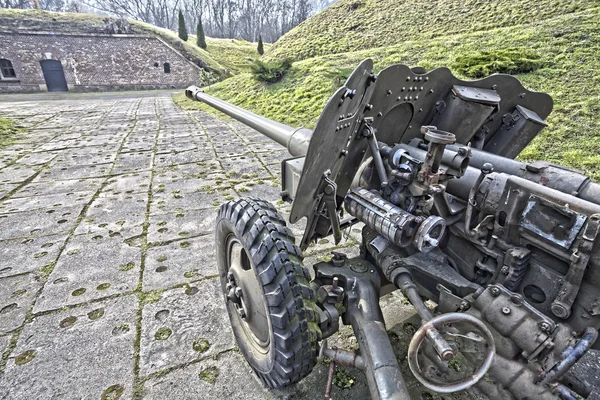 Стара гармата, військова техніка — стокове фото