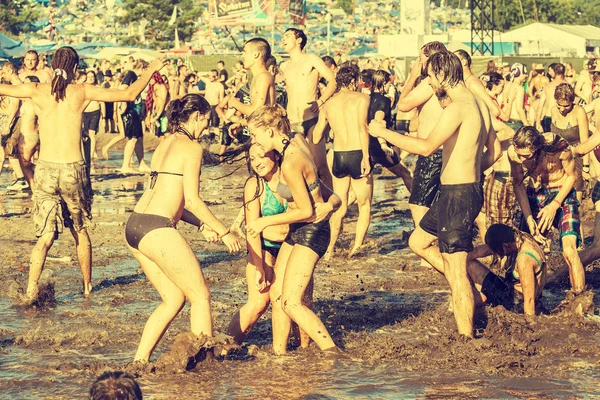 Przystanek Woodstock (Woodstock Festival), крупнейший летний фестиваль рок-музыки под открытым небом в Европе . — стоковое фото