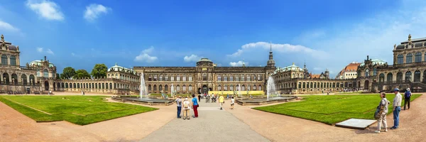 Panoramic view of Zwinger (Der Dresdner Zwinger), historic heart of Dresden, Germany. — Stock Photo, Image