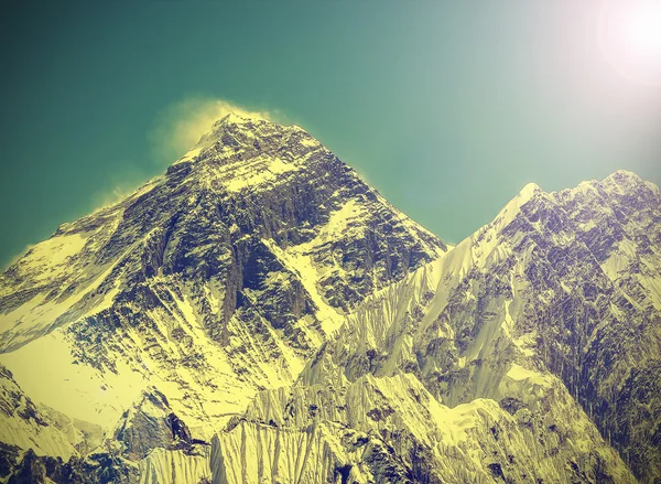 Vintage-Bild des Everest Mountain, Nepal. — Stockfoto