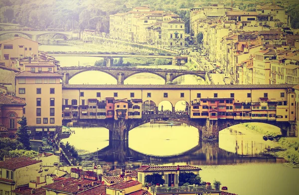 Floransa, İtalya, retro vintage etkisi Ponte vecchio Köprüsü. — Stok fotoğraf