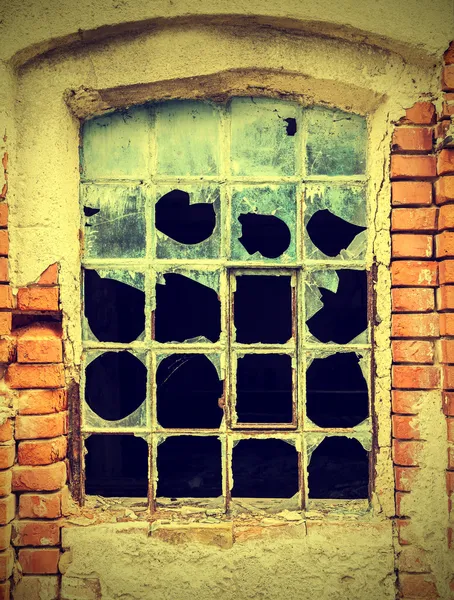 Dirty and broken glass, abandoned factory, vintage style. — Stock Photo, Image