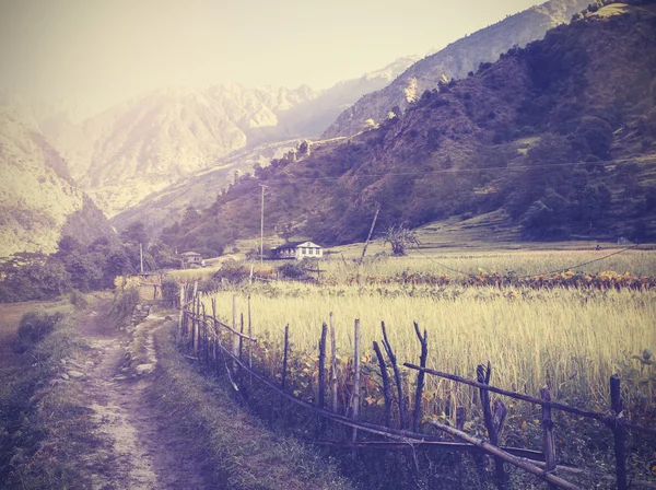 Bellissimo paesaggio montano vintage, Himalaya in Nepal . — Foto Stock