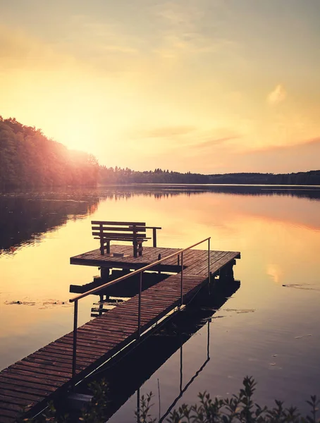 日落时分的丽皮湖 色彩艳丽 — 图库照片