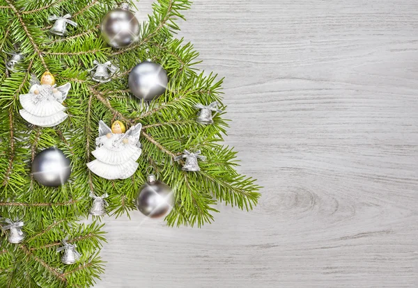 クリスマスの背景、木のボード上の装飾. — ストック写真