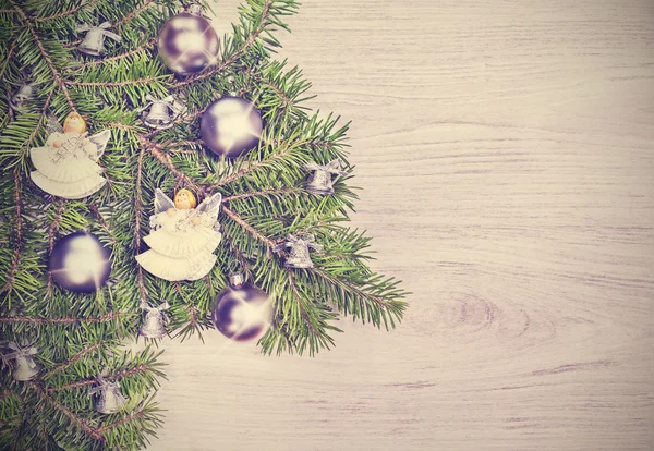 व्हिंटेज ख्रिसमस पार्श्वभूमी, लाकडी बोर्ड वर सजावट . — स्टॉक फोटो, इमेज