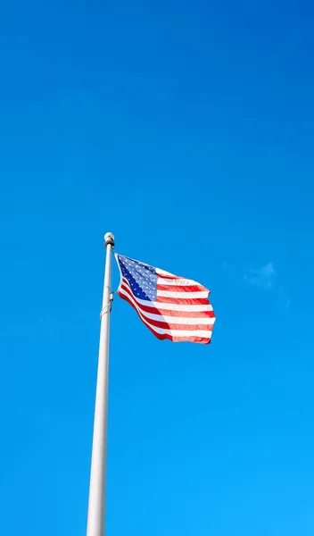 Bandera Americana Contra Cielo Azul Espacio Para Texto — Foto de Stock