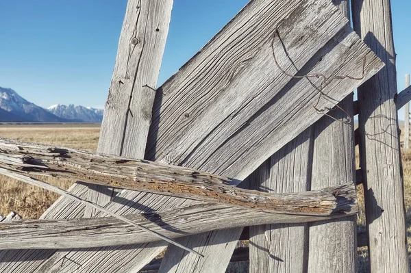 Old Broken Wooden Fence Selective Focus — Stock Photo, Image