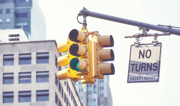 Semáforos Señales Tráfico Turns Tonificación Color Aplicada Ciudad Nueva York — Foto de Stock