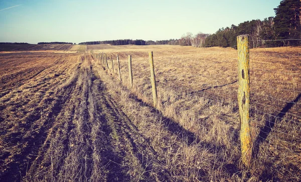 ワイヤーフェンス カラートーンを適用した農業分野 — ストック写真