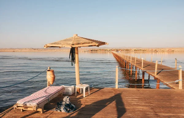 Wooden Sun Umbrella Sunbed Diving Weights Pier Platform Marsa Alam — Stock Photo, Image